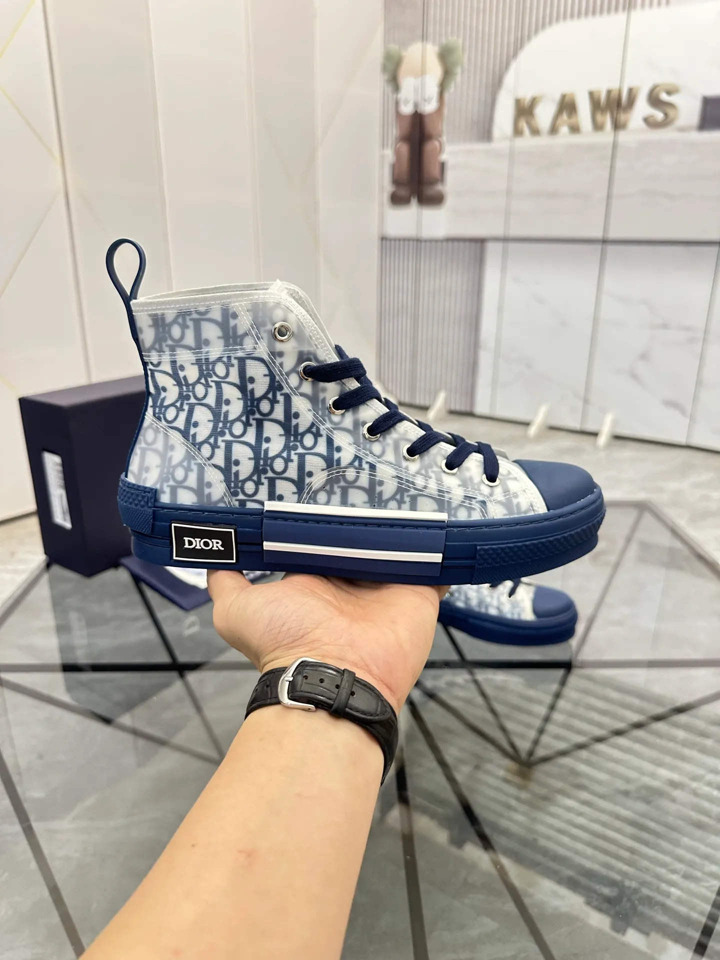 Selling men's shoes 💰: 💰P440¥ Product trademark: Dio* "Dior*" high-top casual shoes Regular size: 36-45 (can be customized to 46) Couple style B23 Product materials: Upper imported original fabric, breathable lining, original outsole. No.: 007